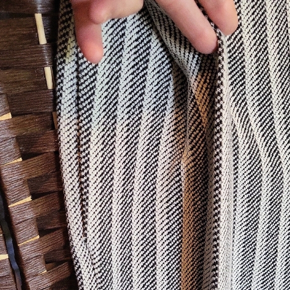 Emporio Armani Icon Black and White Striped Garment - Picture 5 of 5